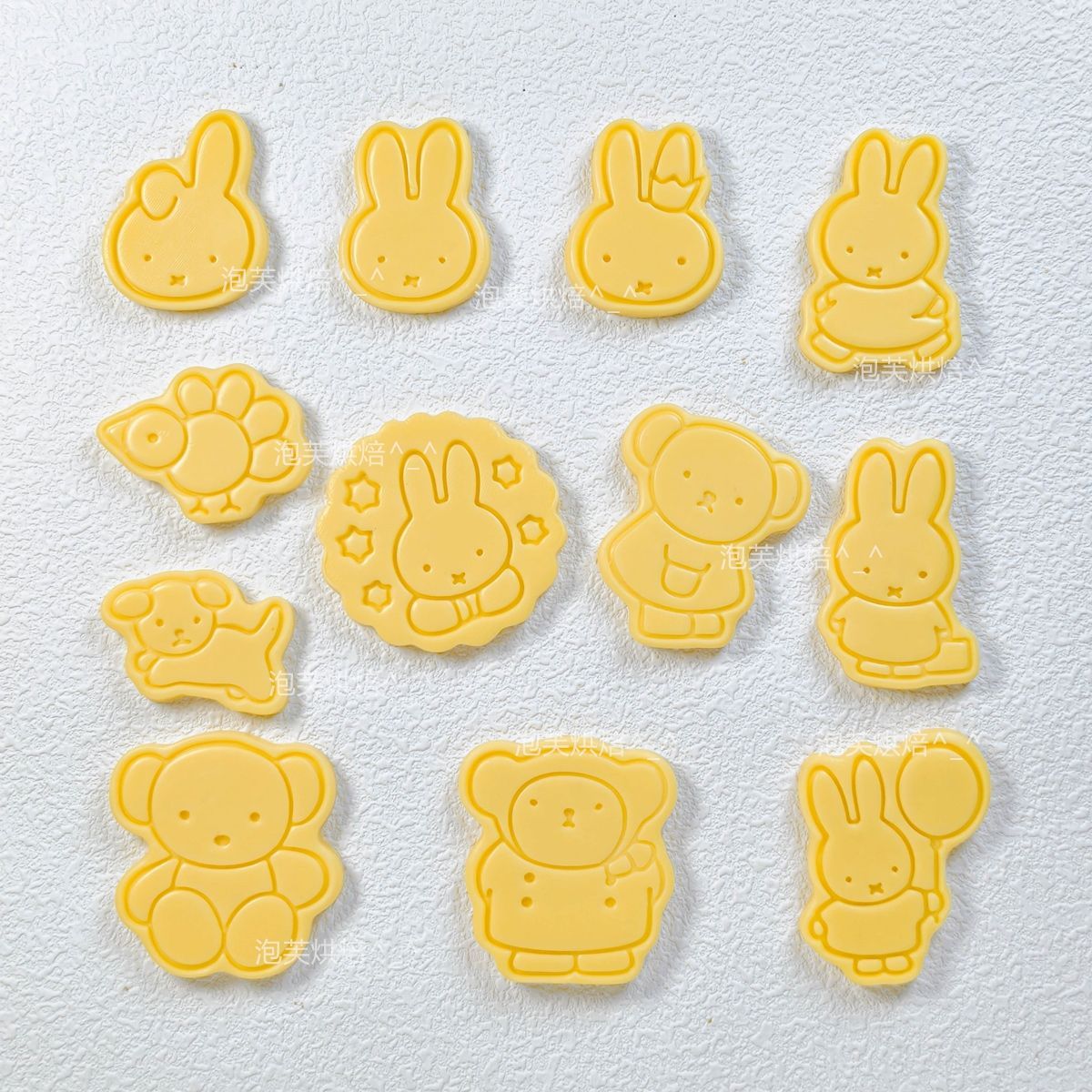 Commercial Kitchen Accessories - Cute 3D Press Cookie Mold with