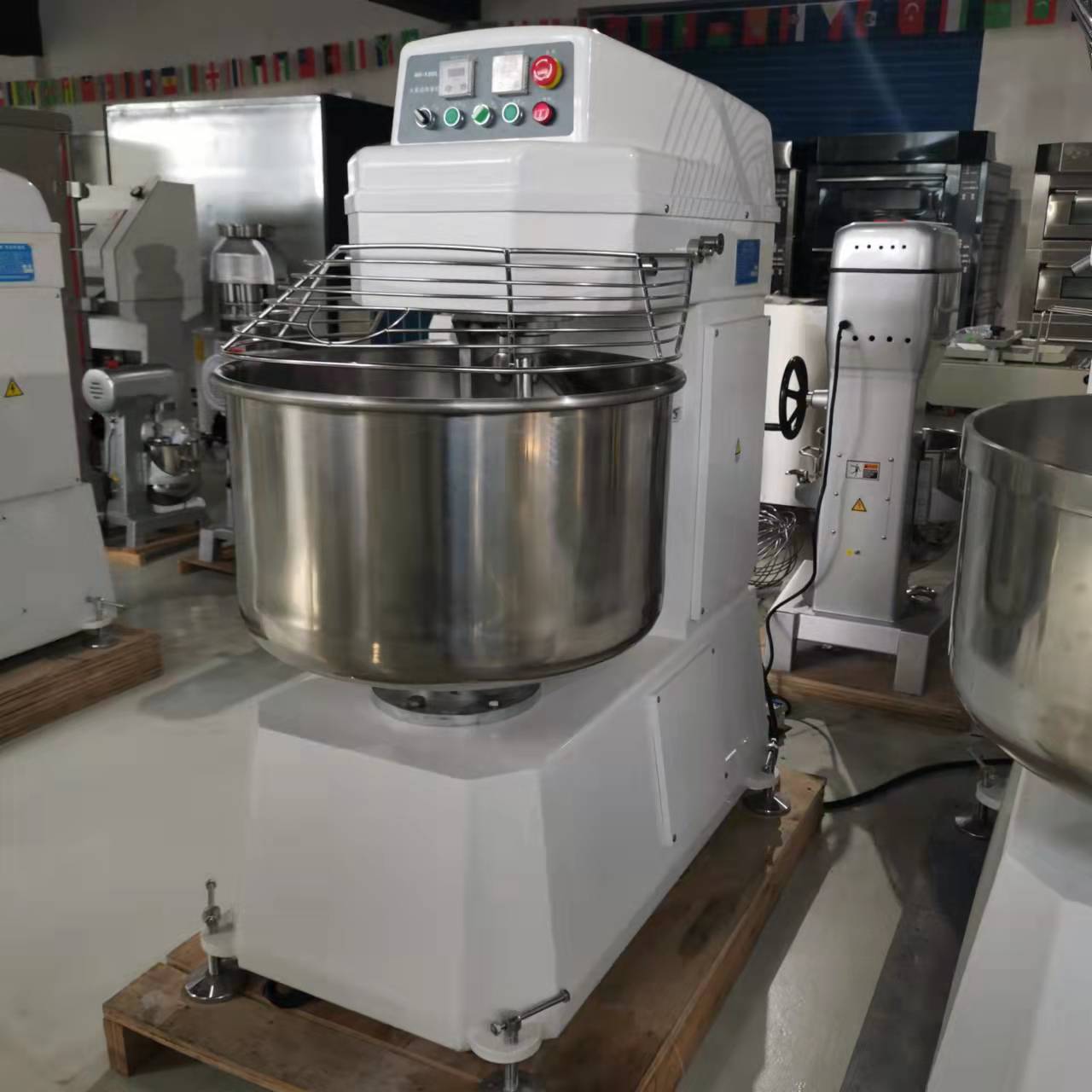 Commercial Dough Mixer 100kg P - đánh giá và giá Commercial Kitchen Mixers Dough Mixer